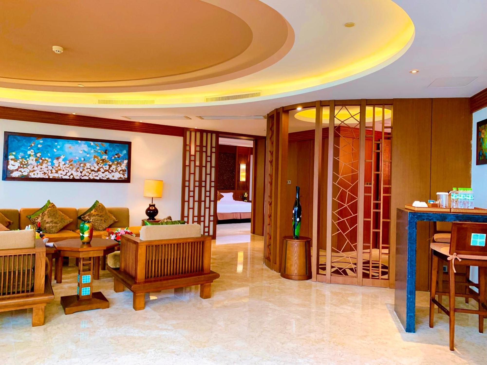Crowne Plaza & Resort 5*