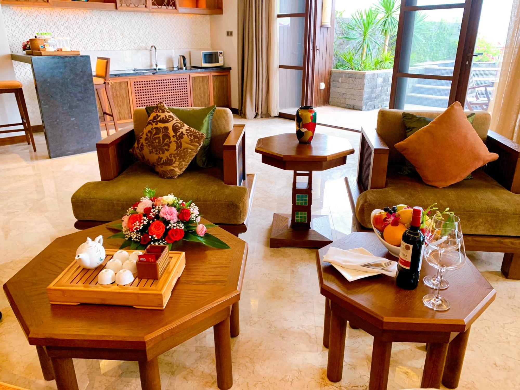Crowne Plaza & 5* Da Nang