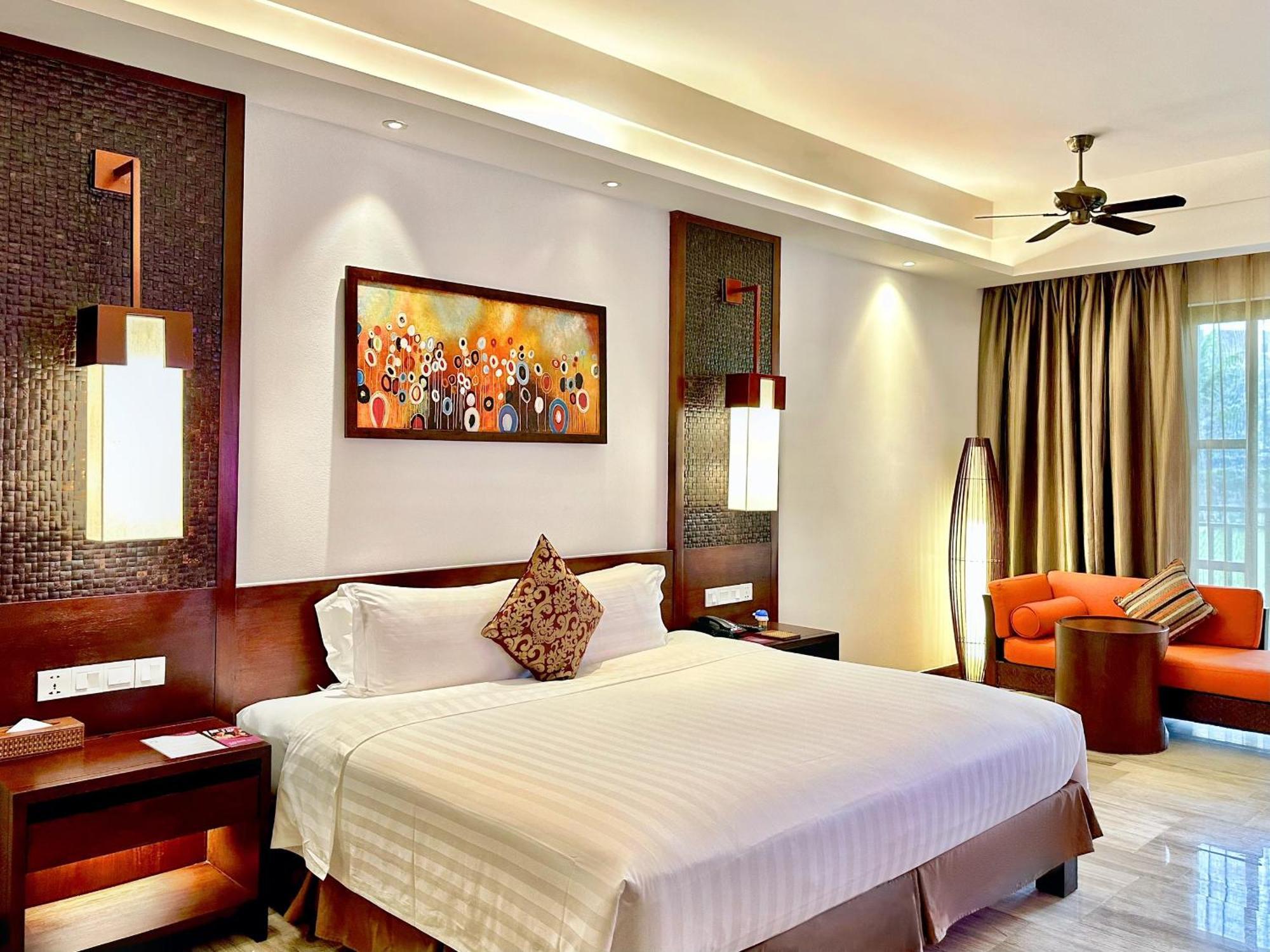 Crowne Plaza &