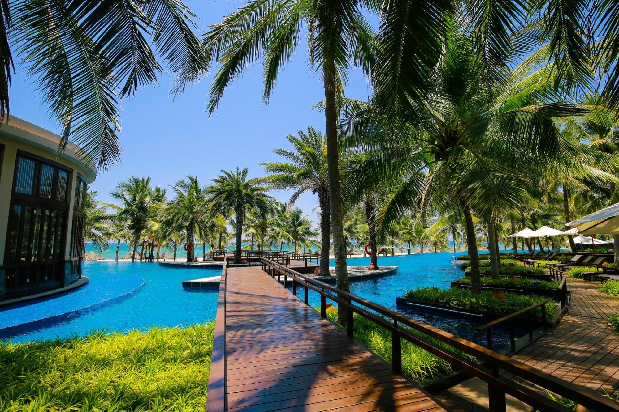 Khu nghỉ mát Crowne Plaza