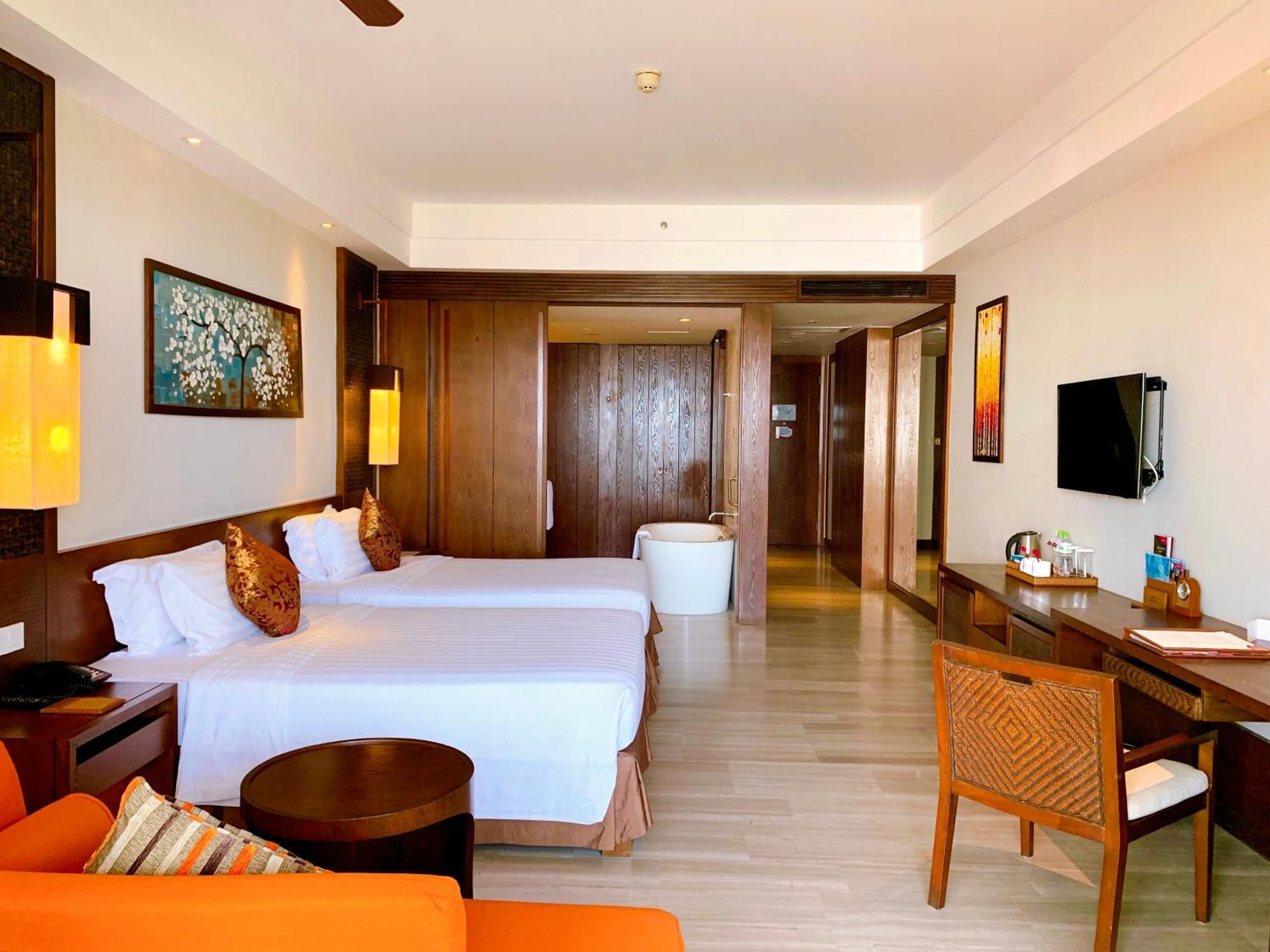 Khu nghỉ mát Crowne Plaza 5*